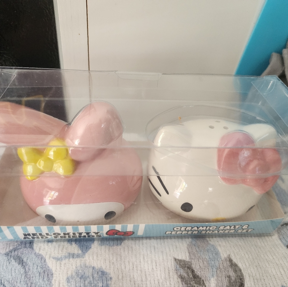My Melody and Hello Kitty salt and pepper shakers
